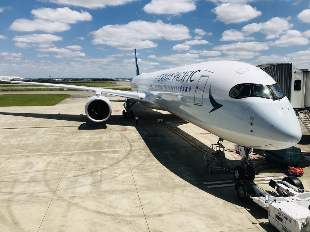 Cathay Pacific slashes flights