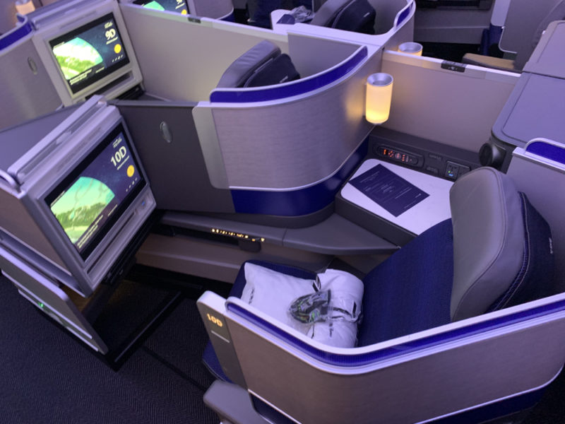 United 787-10 Polaris Business Class (Photo: Sam Chui)